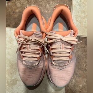 Hoka Women's Peach/Coral Gaviota 3 Size 7.5 Like New!